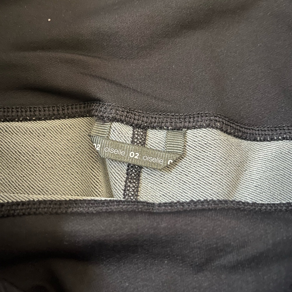 Oiselle Black FlyOut Tights in Black Sz 2 - Picture 3 of 4
